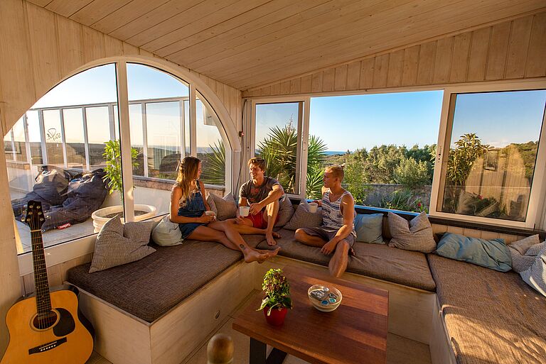 Pure Surfcamps Surflodge Portugal chill Area
