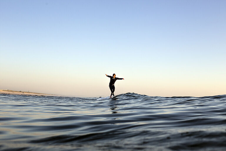 Ada longboard styles Pure Surfcamps Moliets