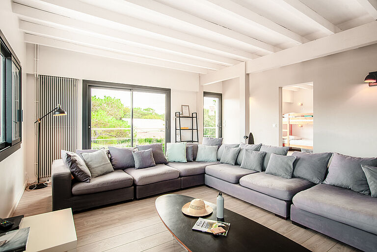 Das Surfhouse Estagnots das Wohnzimmer