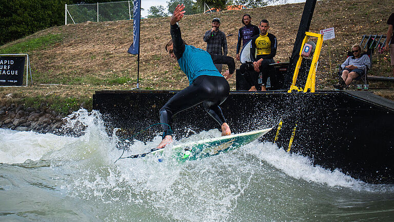 Pure Surfcamps surf action in Bratislava
