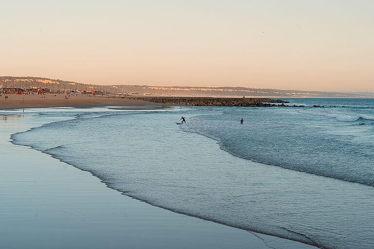 Surfspot am Beachfront Surfcamp Caparica