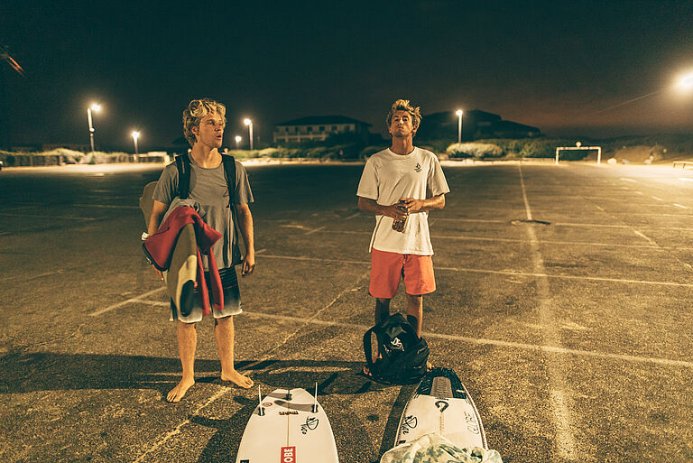 surfen in der nacht