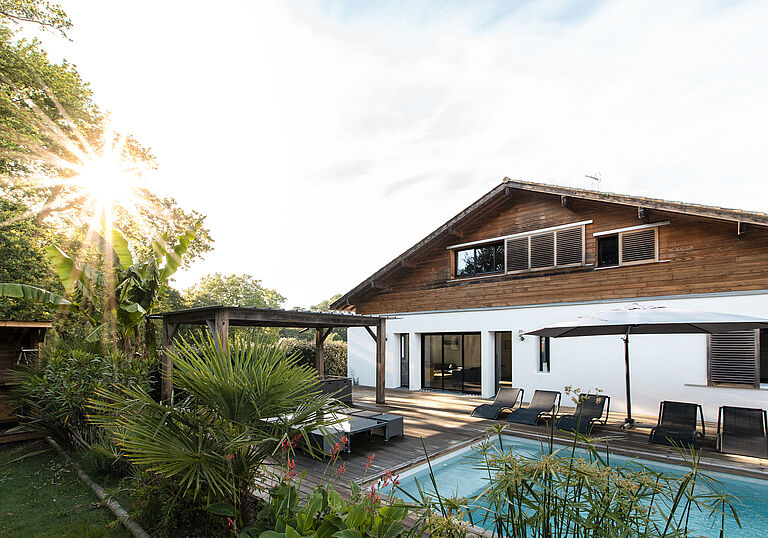 Der Garten von der Surflodge Frankreich