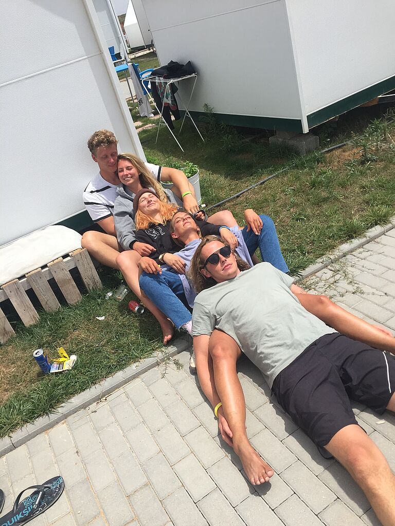 Lümmelcrew im Pure Surfcamp Peniche Portugal