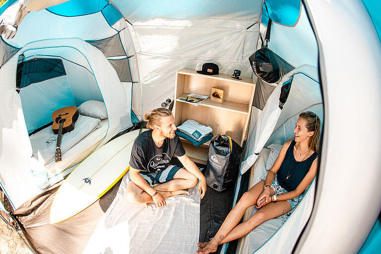 Zelt Einrichtung im Surfcamp Moliets