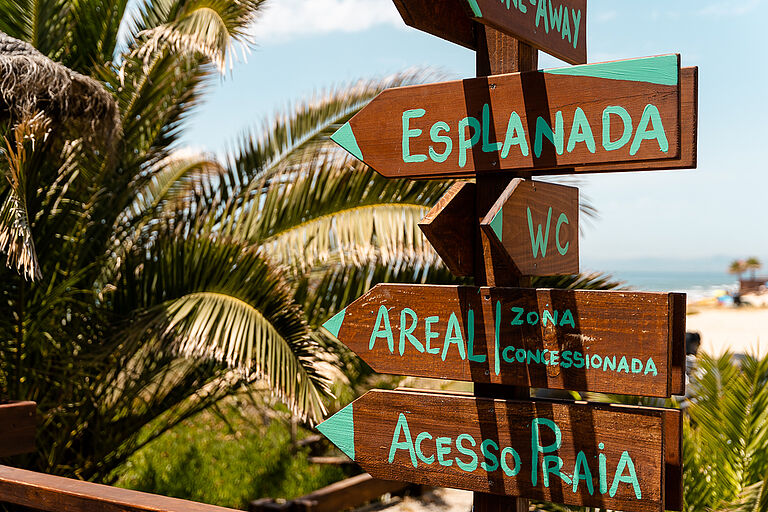 Strandrestaurant am Beachfront Surfcamp Caparica