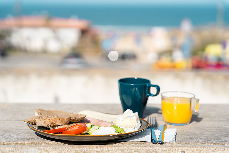 Frühstück im Beachfront Surfcamp Caparica