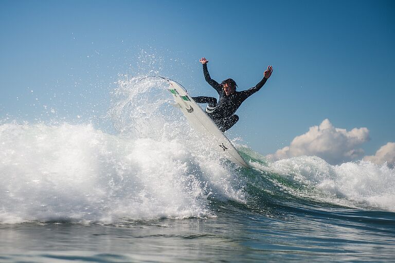 surfs up Canary Finn Pure Surfcamp
