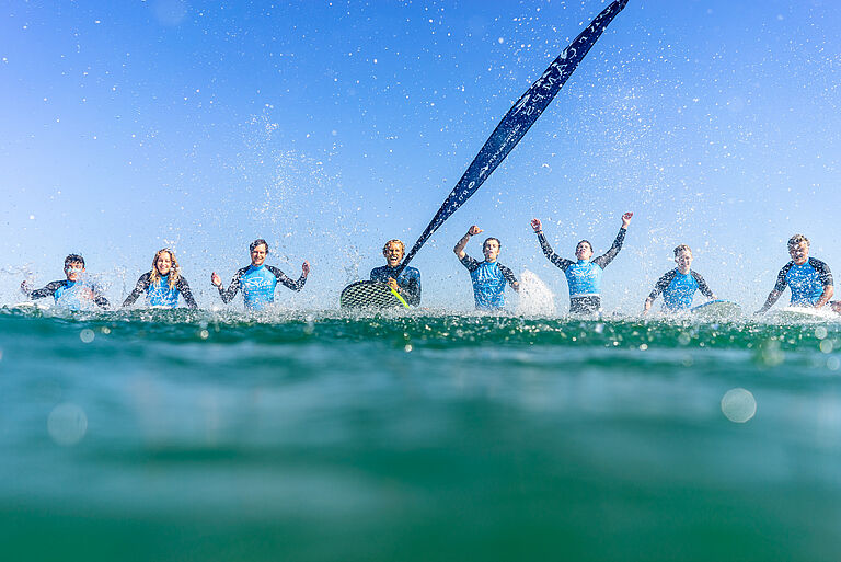Surfkurs im Wasser